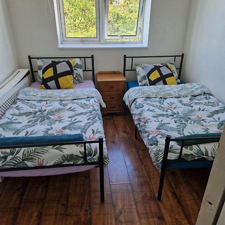 Apartament Twin Bed For Guests Londyn Zewnętrze zdjęcie