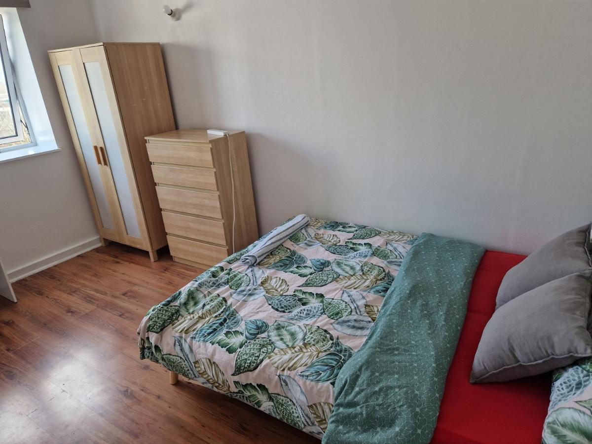Apartament Twin Bed For Guests Londyn Zewnętrze zdjęcie
